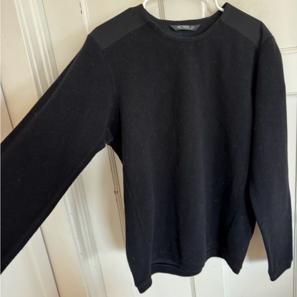 Arc’Teryx Men’s Classic Wool Blend Donovan Crew Neck Sweater Black Large MINT!